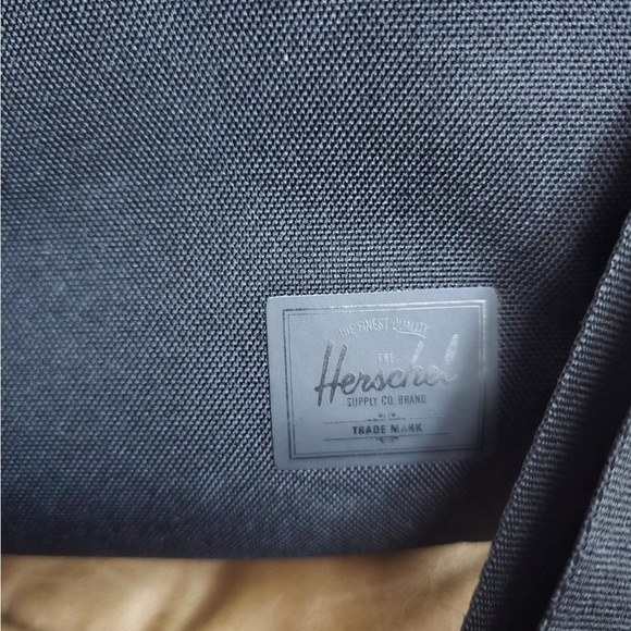 Herschel Gibson Tech Messenger Bag - Black - Picture 3 of 10